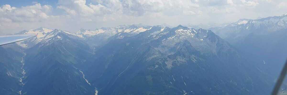 Flugwegposition um 13:21:29: Aufgenommen in der Nähe von Gemeinde Neukirchen am Großvenediger, Österreich in 2749 Meter